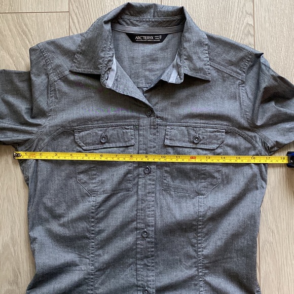 Arc’teryx long sleeve button up with stretch - Picture 4 of 8